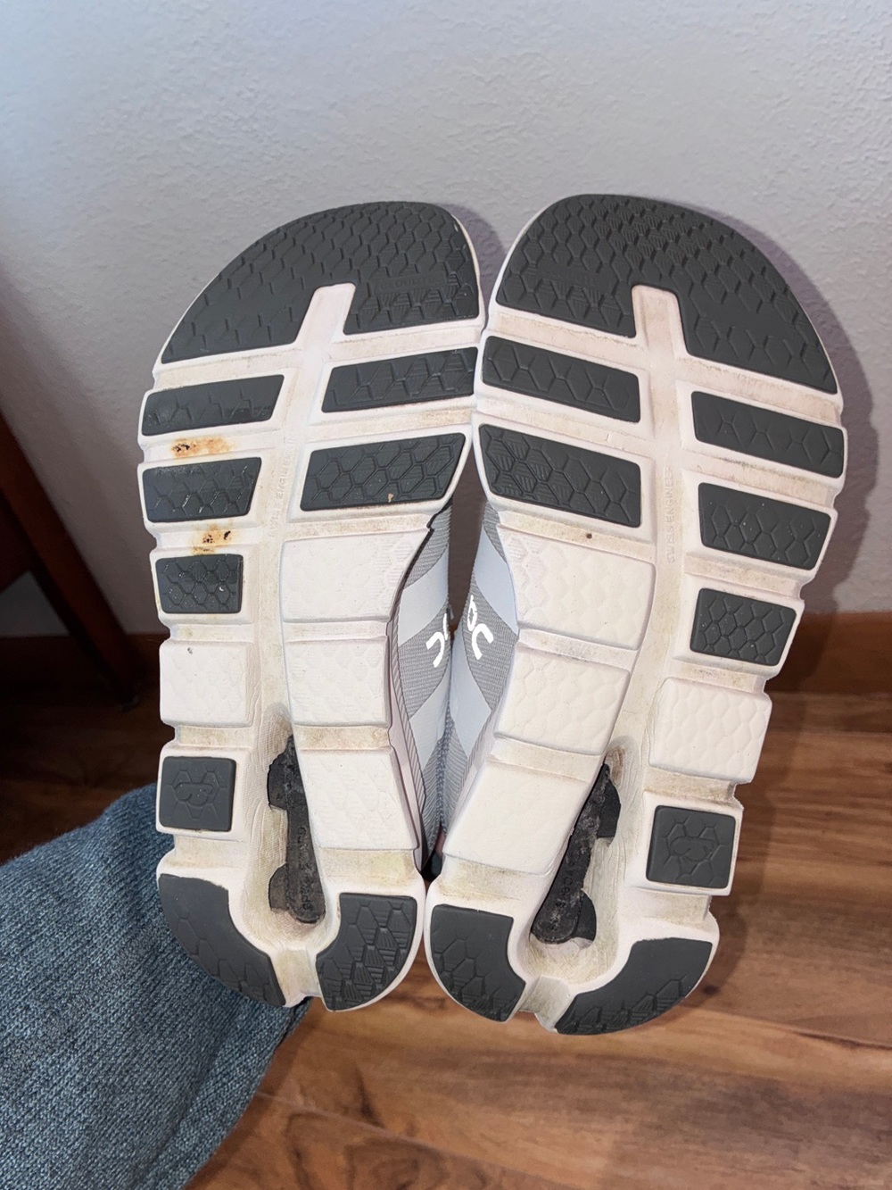 On Cloud Runner 2 Women’s Sneakers, white - size 6 - Picture 8 of 10